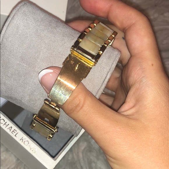 Michael Kors watch new condition - Picture 3 of 3